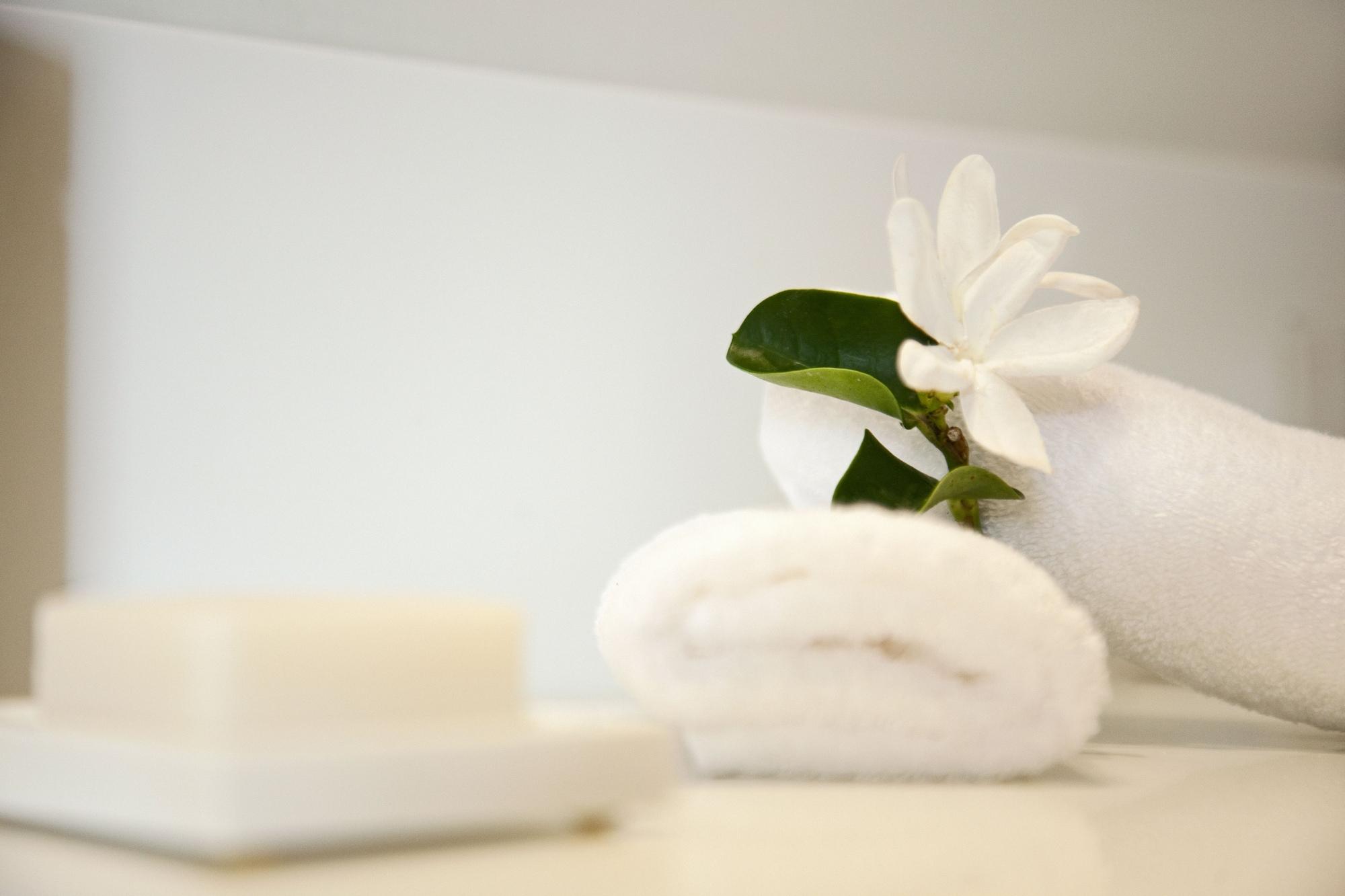 Capo Bay Hotel Protaras Bagian luar foto A spa