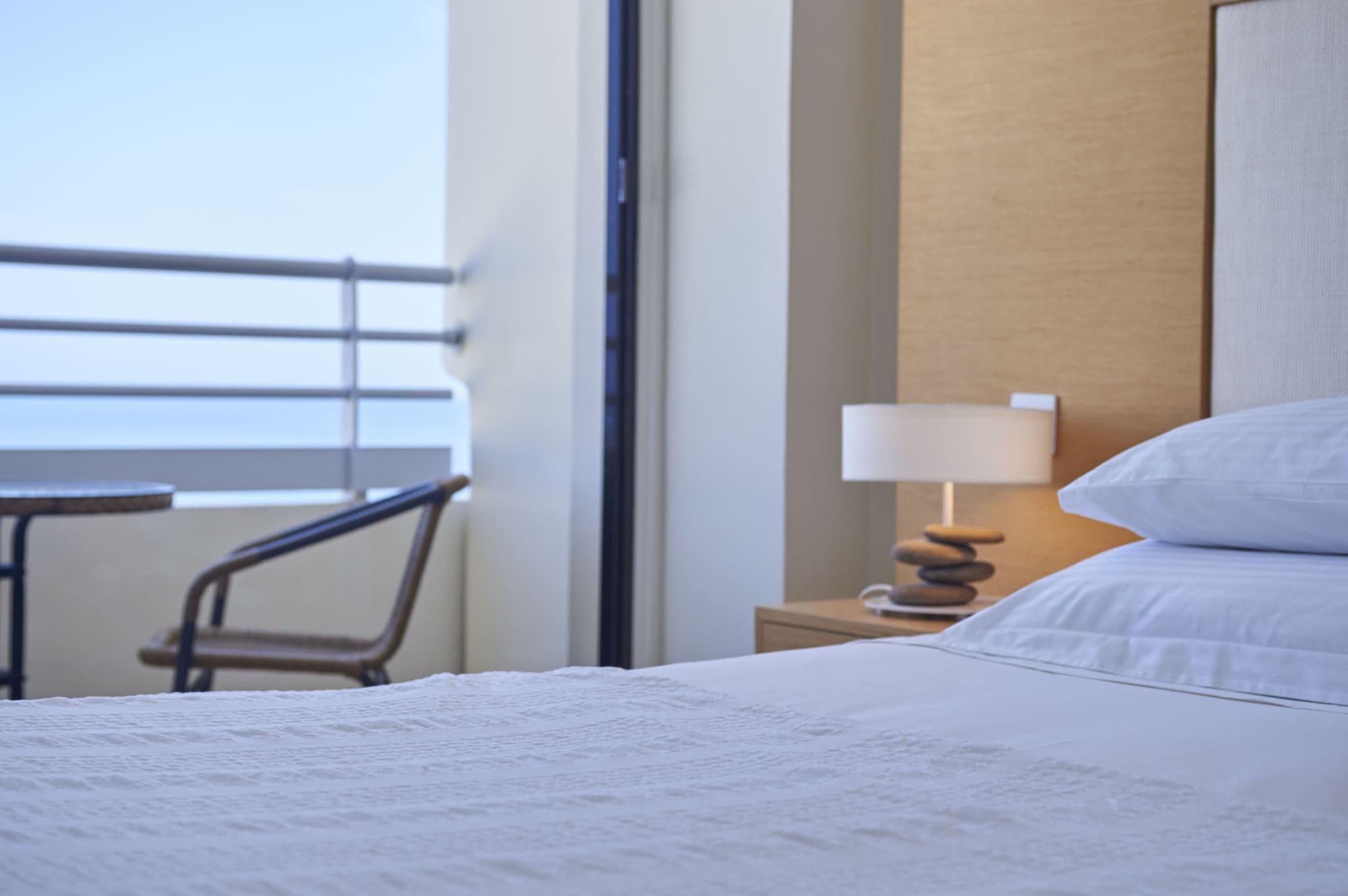 Capo Bay Hotel Protaras Bagian luar foto A guest room at the Hilton Athens