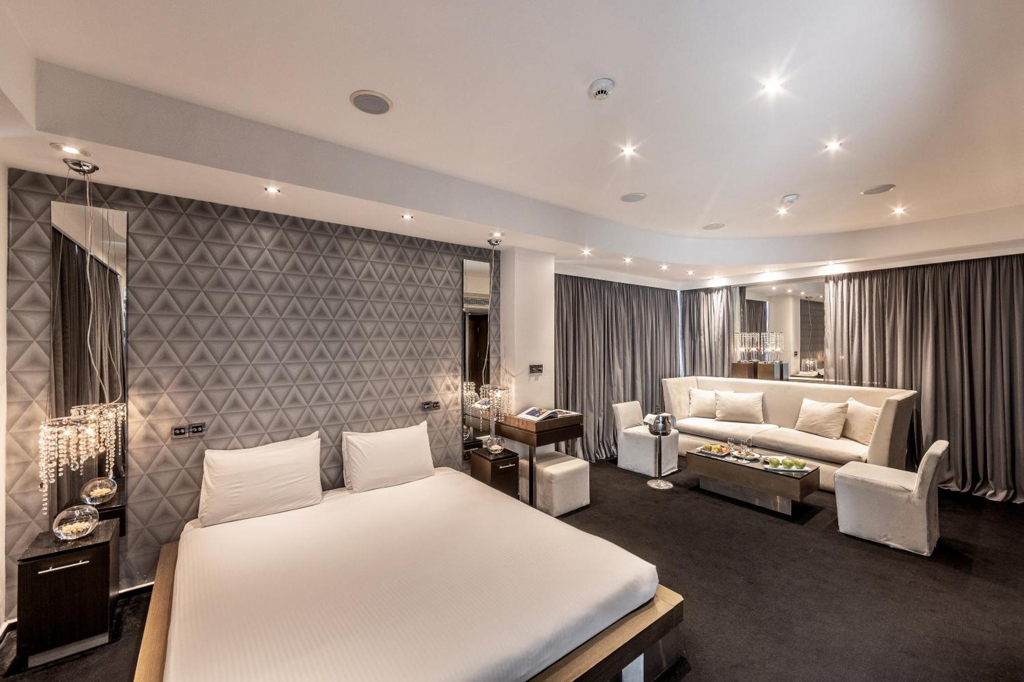 Capo Bay Hotel Protaras Bagian luar foto Suite