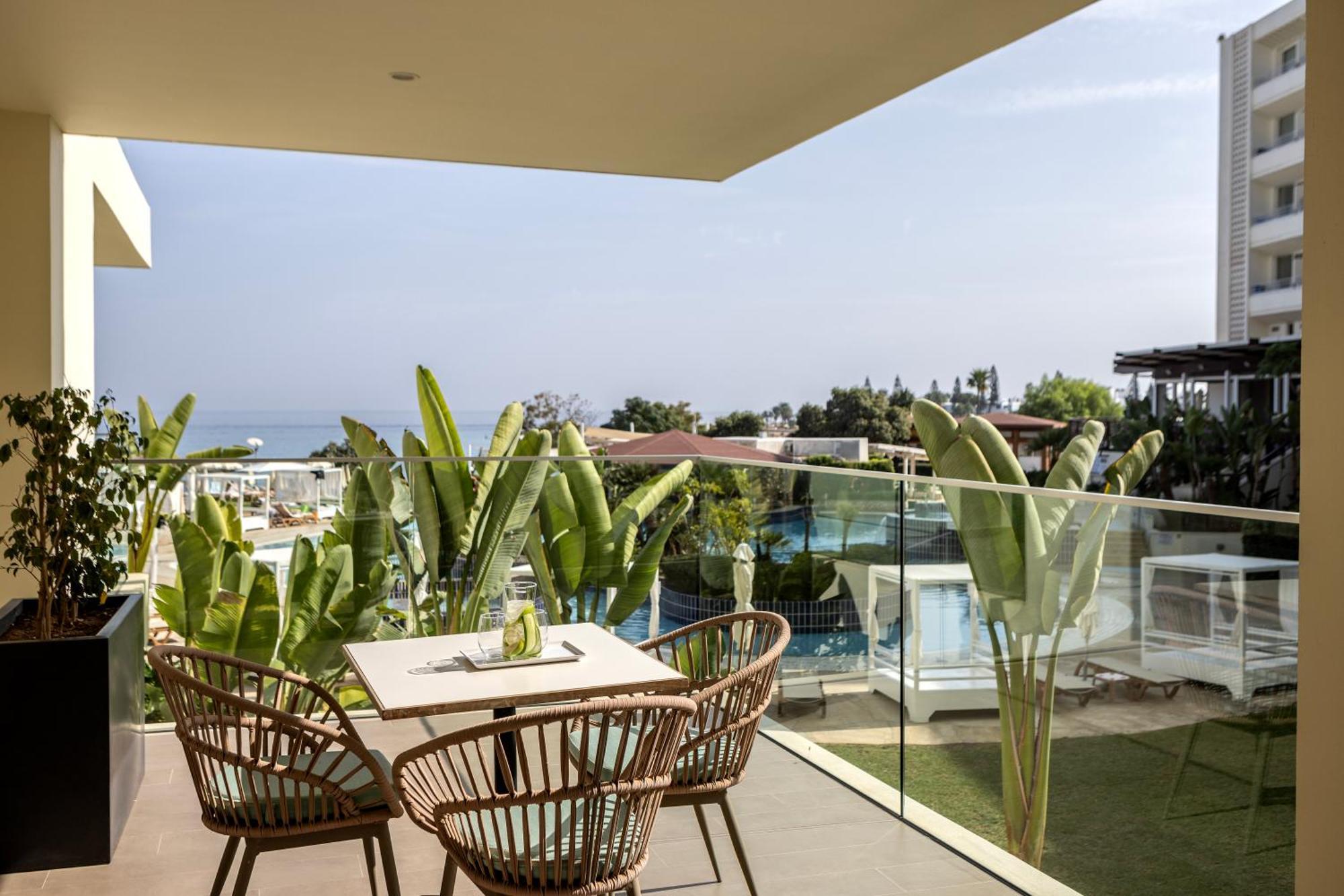 Capo Bay Hotel Protaras Bagian luar foto The view from the balcony of a suite at the hotel