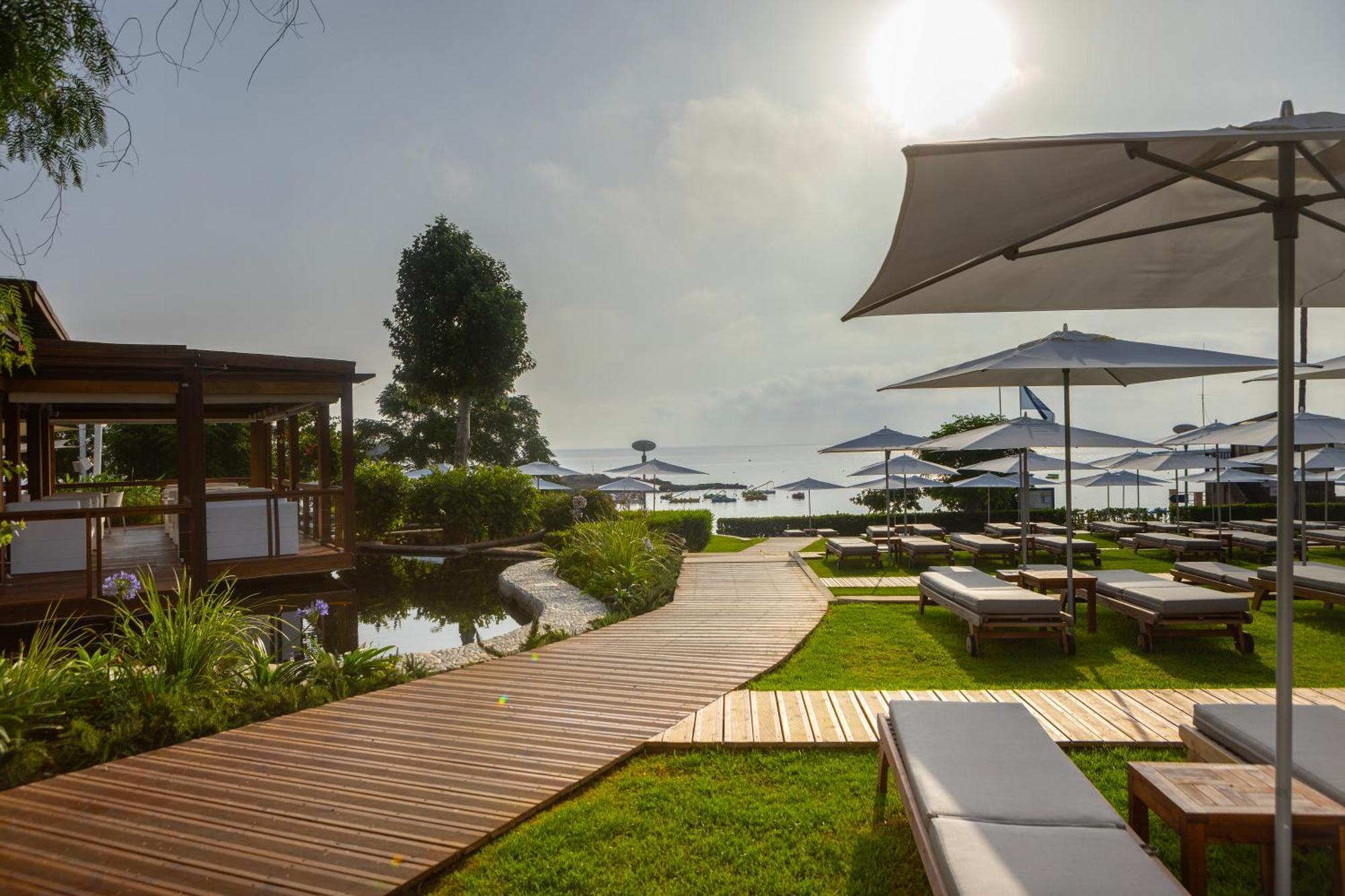Capo Bay Hotel Protaras Bagian luar foto The beach at the hotel