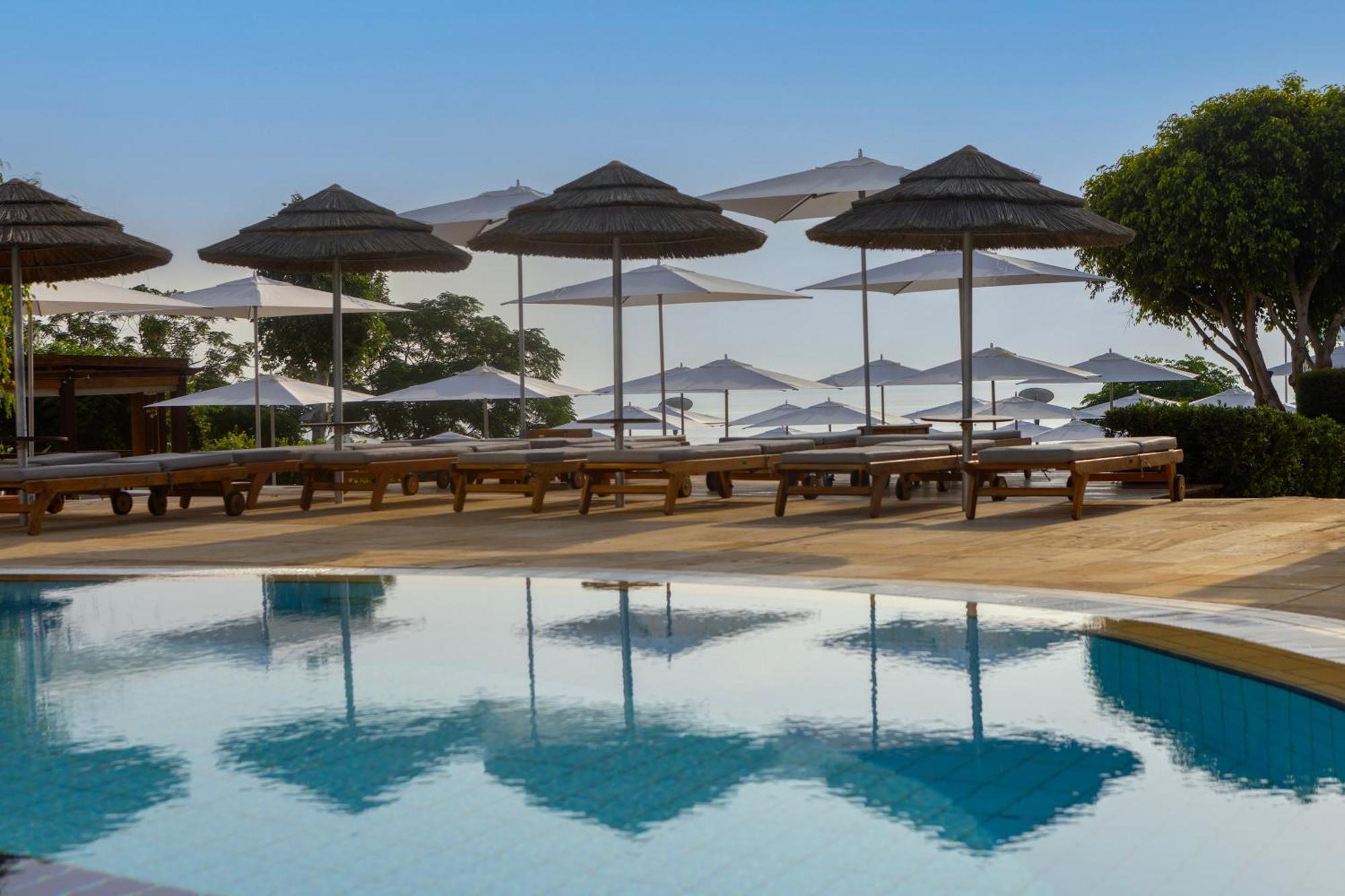 Capo Bay Hotel Protaras Bagian luar foto The beach at the hotel