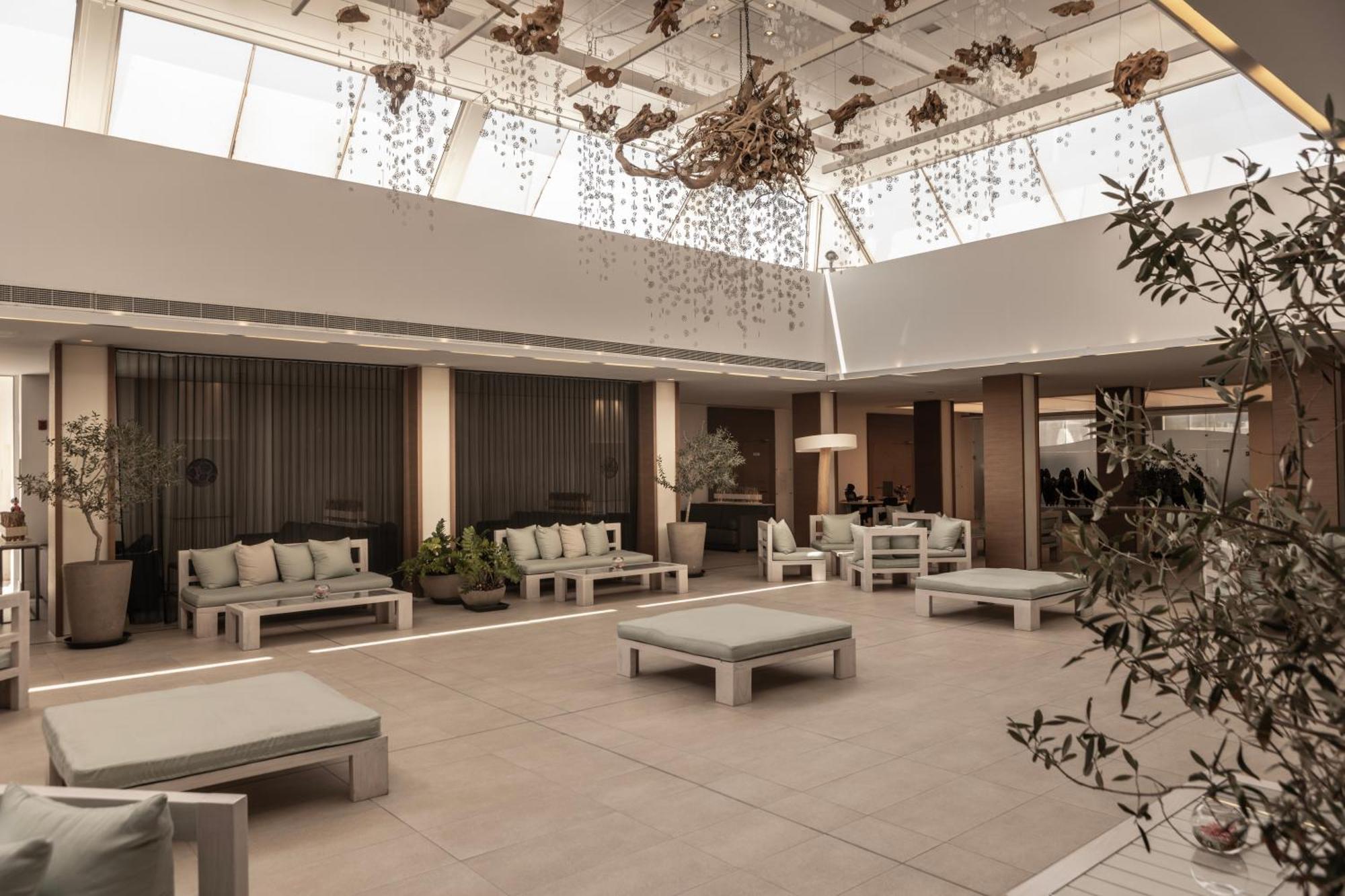 Capo Bay Hotel Protaras Bagian luar foto The interior of the new terminal
