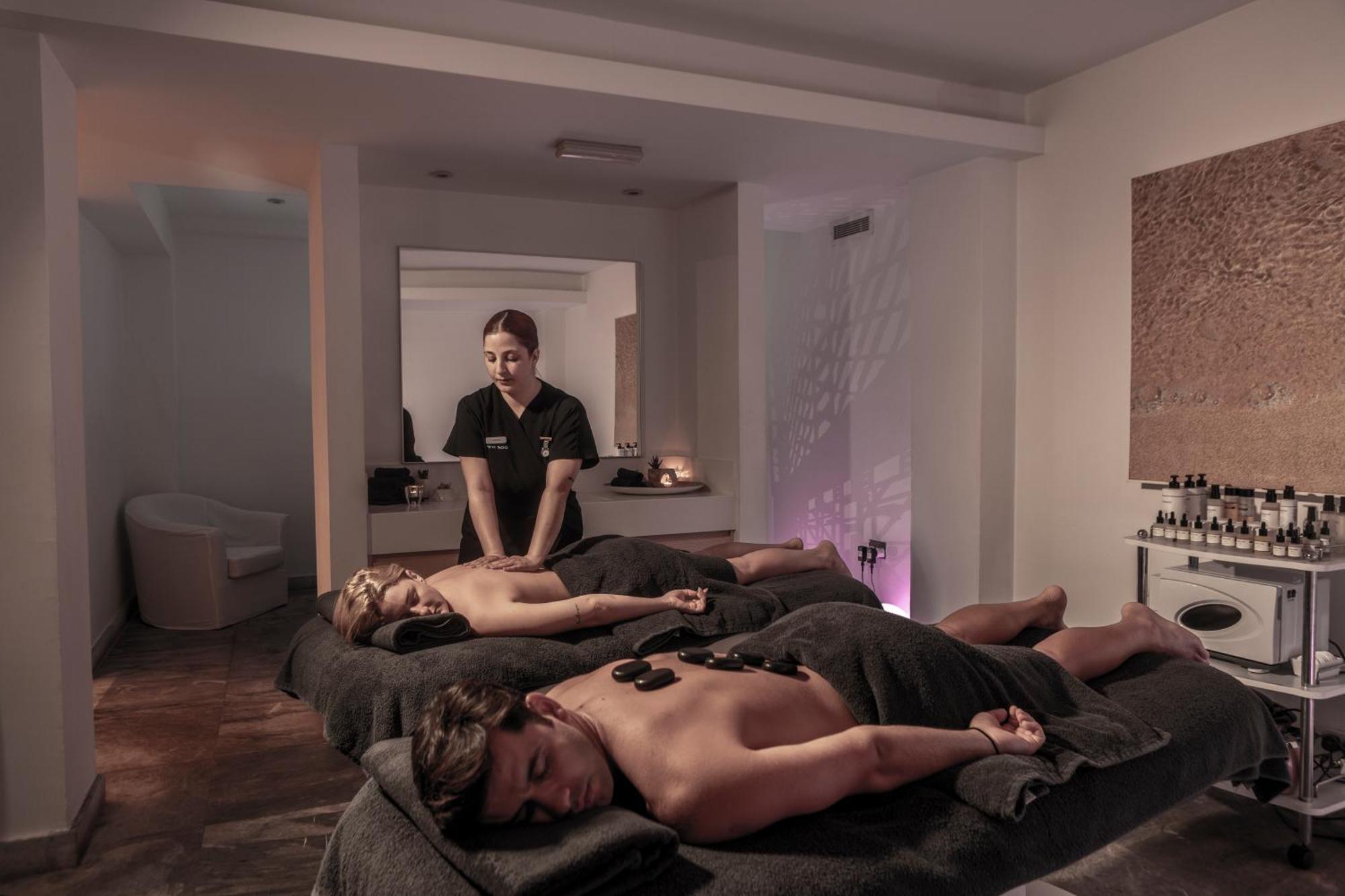Capo Bay Hotel Protaras Bagian luar foto Hot stone massage