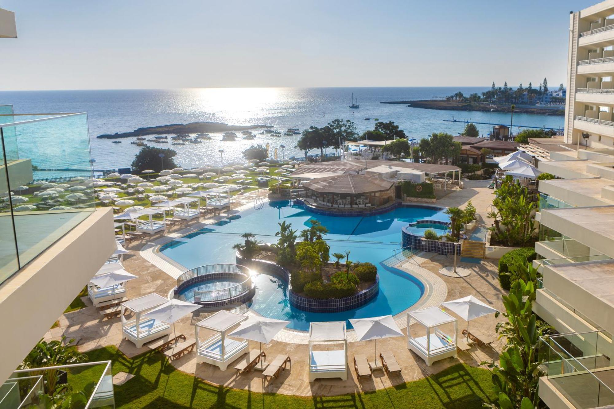 Capo Bay Hotel Protaras Bagian luar foto The resort's main pool